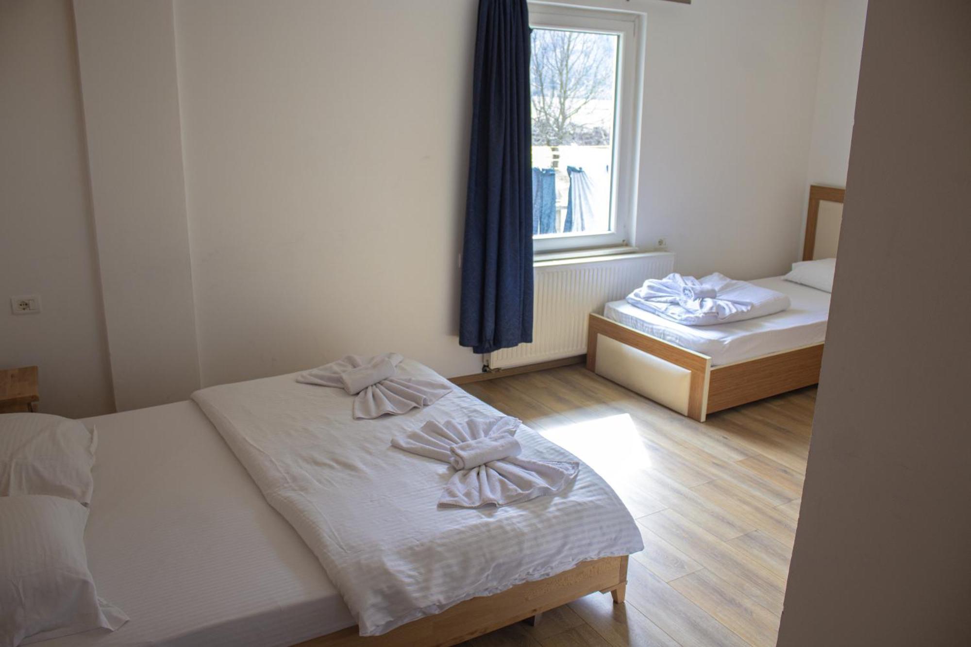 Aparthotel Bujtinat e lugines Valbone Extérieur photo