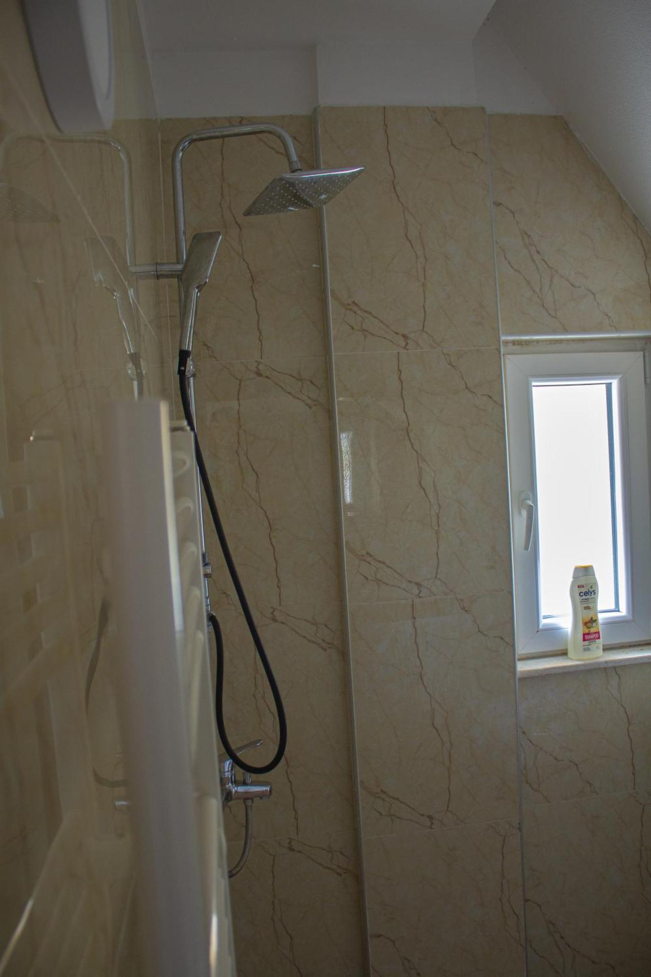 Aparthotel Bujtinat e lugines Valbone Extérieur photo
