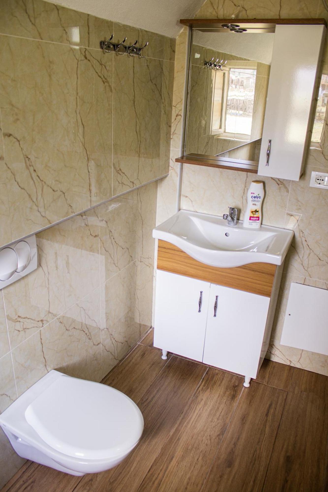 Aparthotel Bujtinat e lugines Valbone Extérieur photo