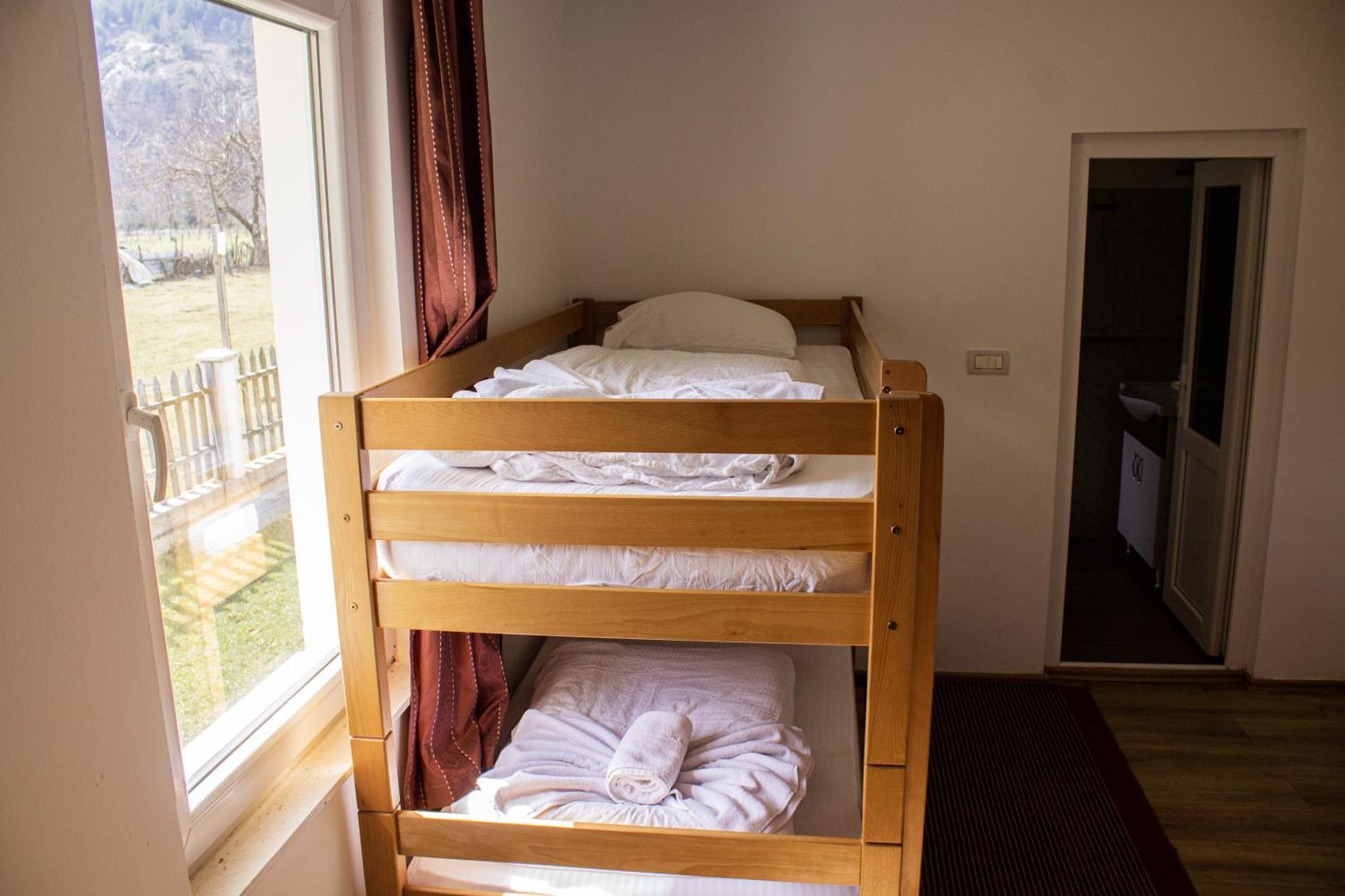Aparthotel Bujtinat e lugines Valbone Extérieur photo